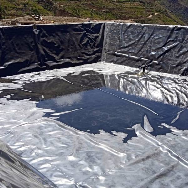 geomembrana-hdpe-005 (1)